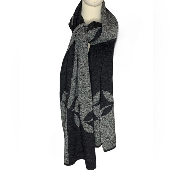 amoroso wool scarf - Picture 2 of 6